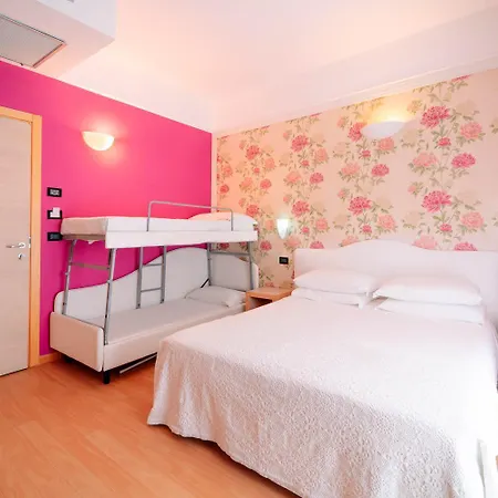 Marina Wellness Hotel 3*