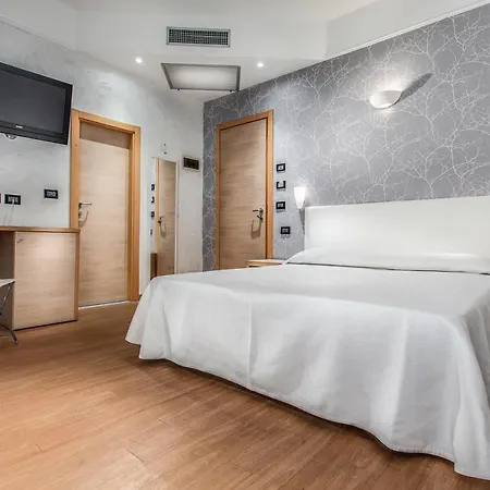 Marina Wellness ホテル 3*