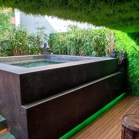 Marina Wellness ホテル